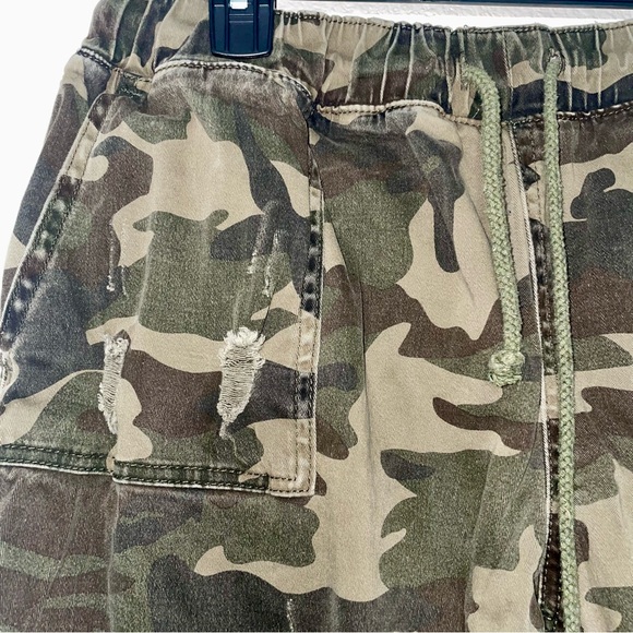 📌SOLD📌 Cato | Stretchy Camo Cargo Pants - Picture 3 of 7